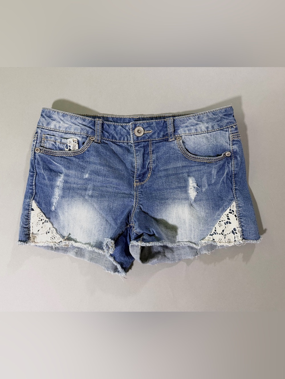 Y2K Maurices Low Rise Distressed Denim Shorts w/Lace Trim